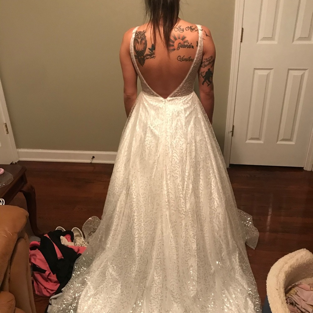 Wedding/Prom Dress - Picture 2 of 5